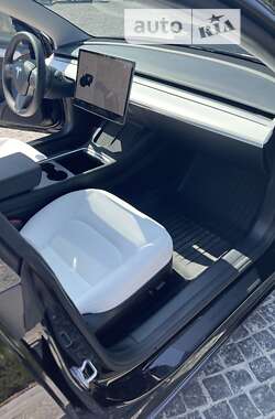 Седан Tesla Model 3 2021 в 