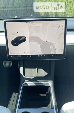 Седан Tesla Model 3 2021 в 