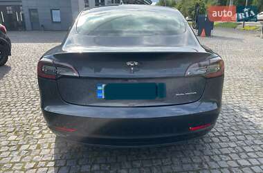 Седан Tesla Model 3 2020 в Львове