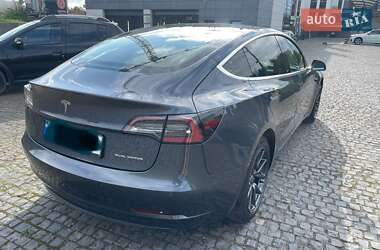 Седан Tesla Model 3 2020 в Львове