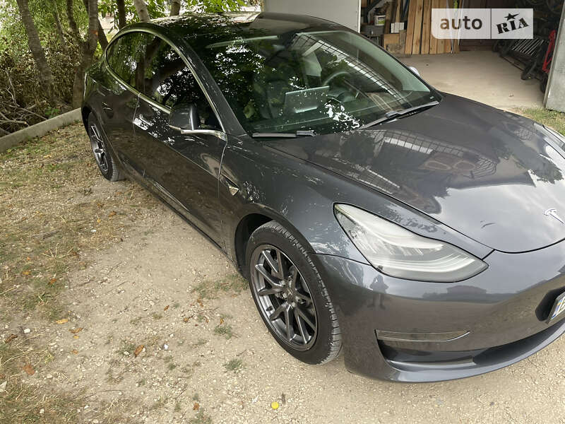 Седан Tesla Model 3 2020 в Тернополі