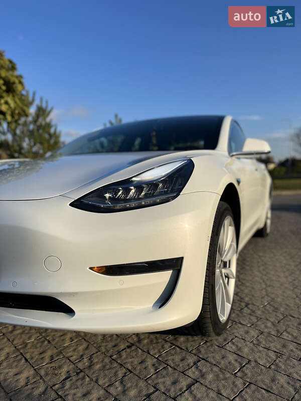 Tesla Model 3 2018