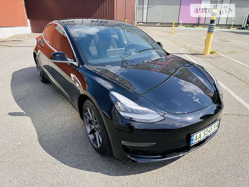 Седан Tesla Model 3 2018 в Киеве