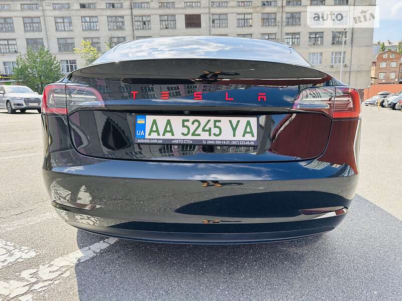Седан Tesla Model 3 2018 в Киеве