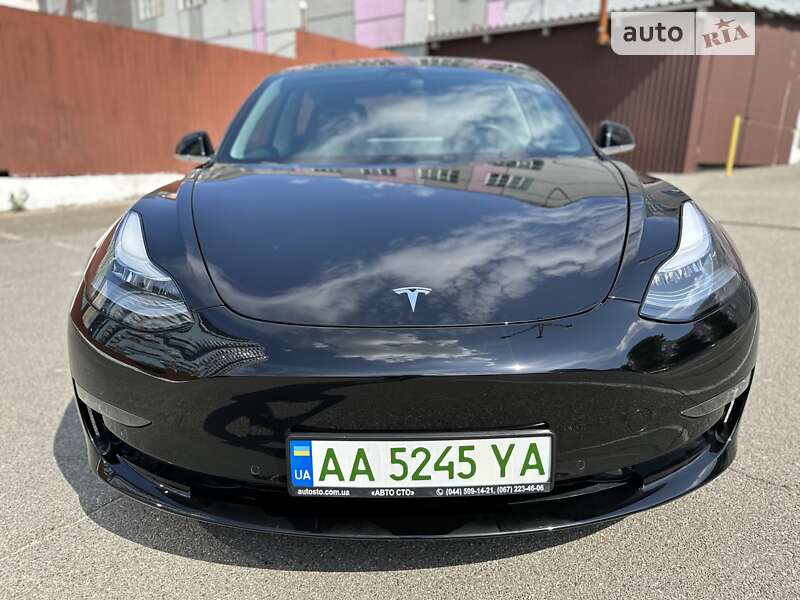 Седан Tesla Model 3 2018 в Киеве