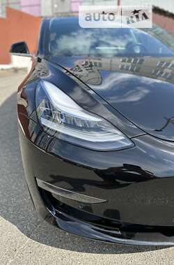 Седан Tesla Model 3 2018 в 