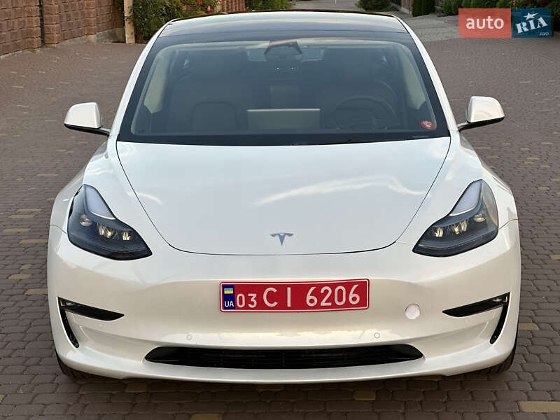 Седан Tesla Model 3 2022 в Рівному