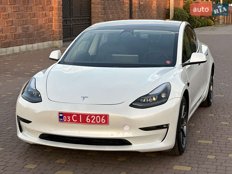 Седан Tesla Model 3 2022 в Рівному