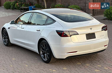Седан Tesla Model 3 2022 в Ровно