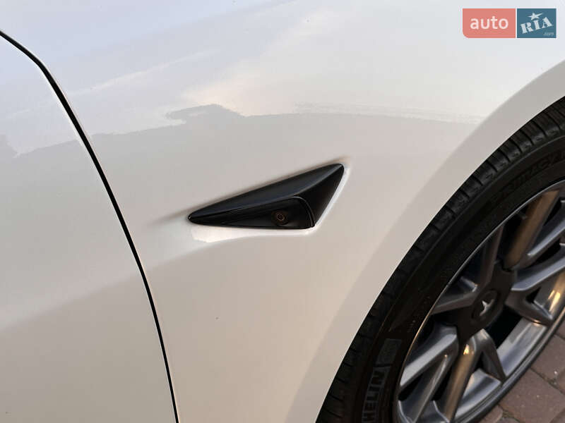 Седан Tesla Model 3 2022 в Рівному