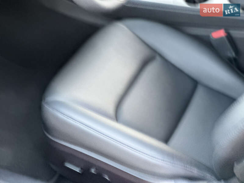 Седан Tesla Model 3 2022 в Рівному
