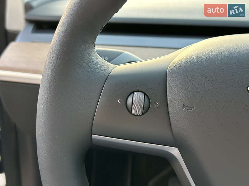 Седан Tesla Model 3 2022 в Рівному
