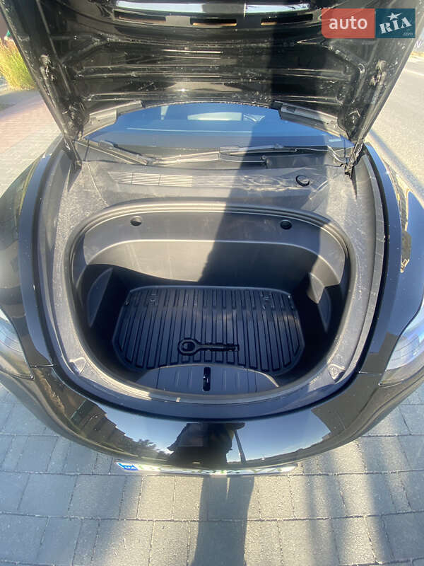 Седан Tesla Model 3 2022 в Хмельницком