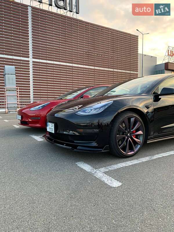 Седан Tesla Model 3 2018 в Кременчуге
