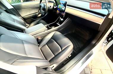 Седан Tesla Model 3 2020 в Киеве
