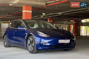 Седан Tesla Model 3 2018 в 