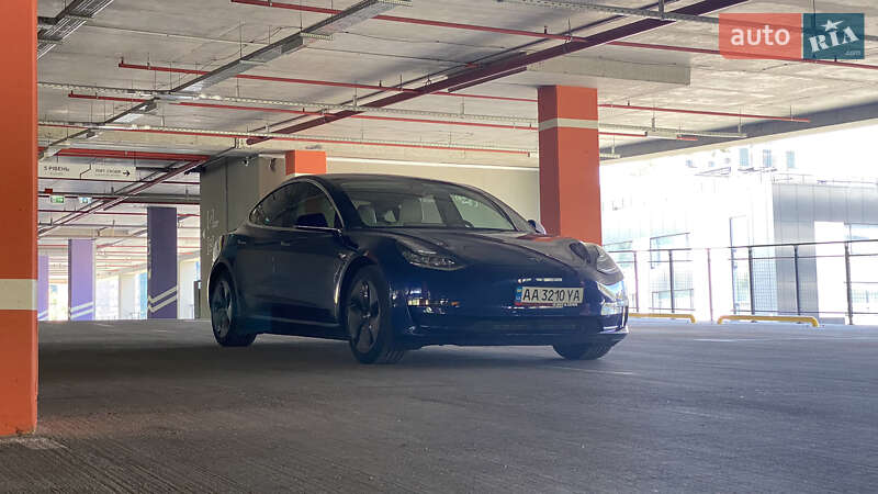 Седан Tesla Model 3 2018 в Киеве