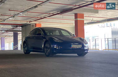 Седан Tesla Model 3 2018 в Киеве