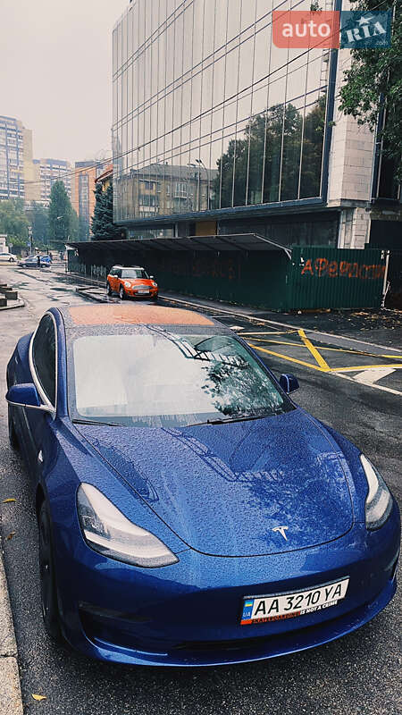 Седан Tesla Model 3 2018 в Киеве