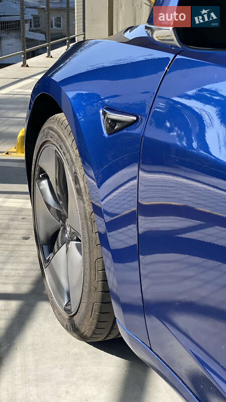Седан Tesla Model 3 2018 в Киеве