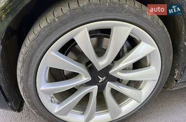 Седан Tesla Model 3 2019 в 