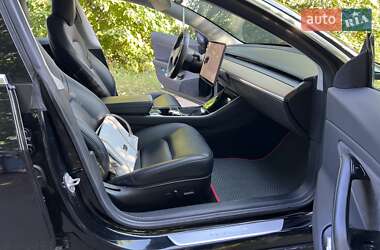 Седан Tesla Model 3 2019 в 