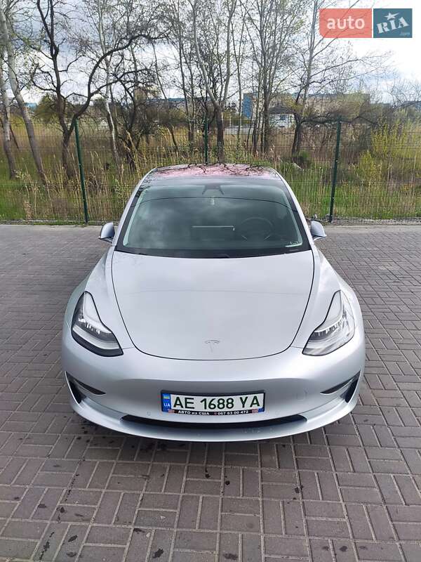 Седан Tesla Model 3 2017 в Ивано-Франковске