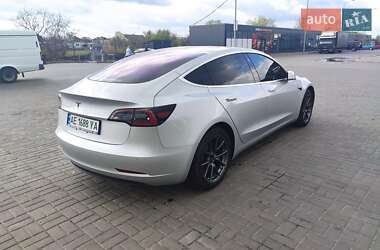 Седан Tesla Model 3 2017 в 