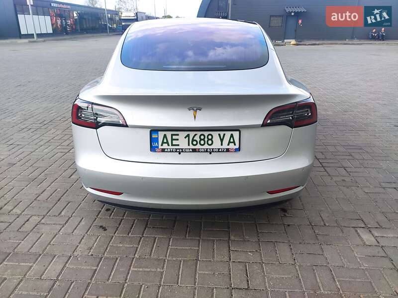 Седан Tesla Model 3 2017 в Ивано-Франковске