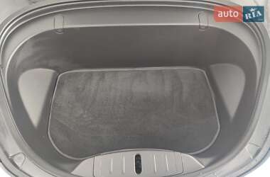 Седан Tesla Model 3 2017 в 