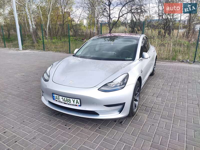 Седан Tesla Model 3 2017 в Ивано-Франковске