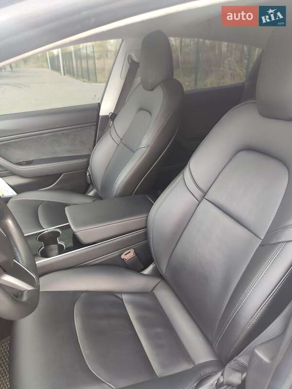 Седан Tesla Model 3 2017 в Ивано-Франковске