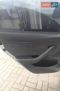 Седан Tesla Model 3 2017 в 