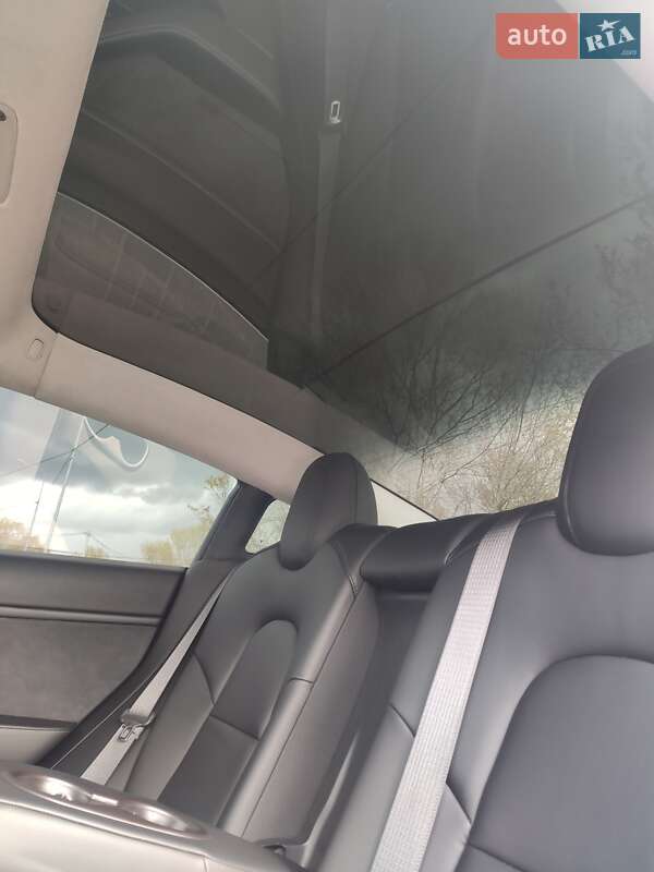 Седан Tesla Model 3 2017 в Ивано-Франковске