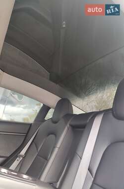 Седан Tesla Model 3 2017 в 