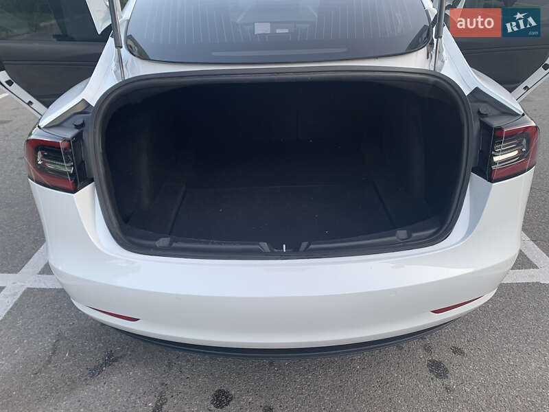 Седан Tesla Model 3 2019 в Білій Церкві