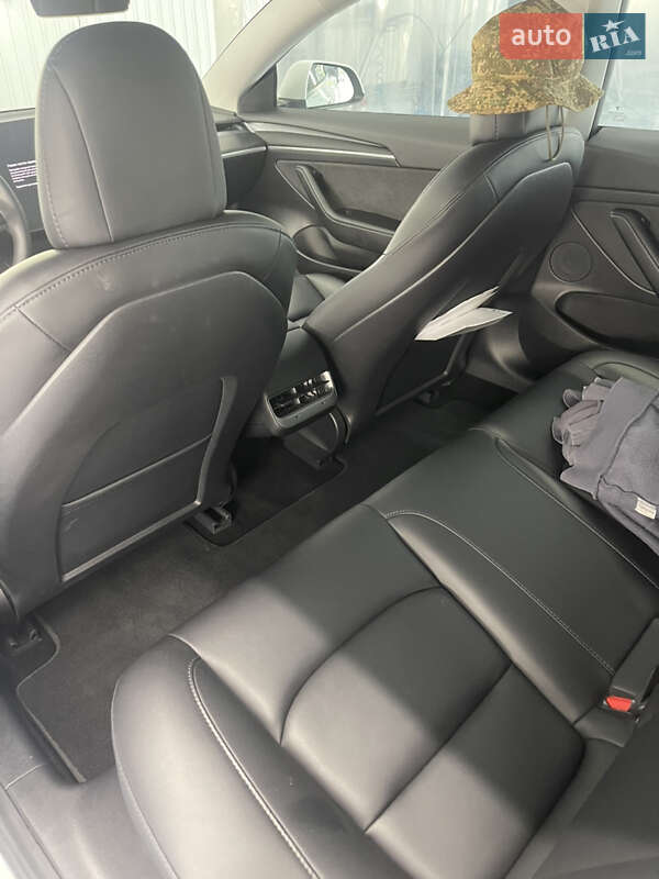 Седан Tesla Model 3 2021 в Днепре