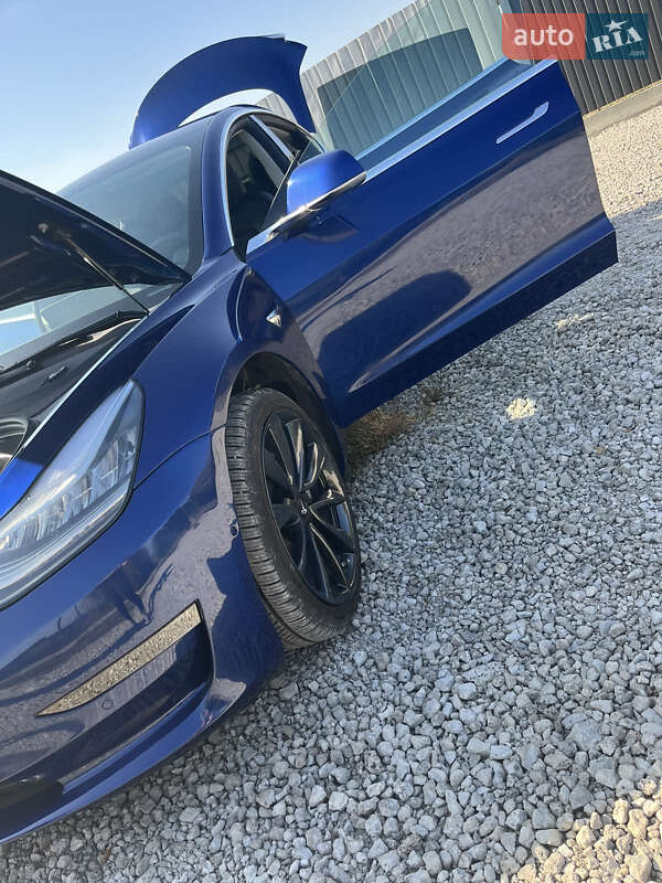 Седан Tesla Model 3 2018 в Днепре