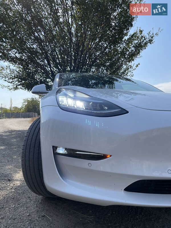 Седан Tesla Model 3 2019 в Одессе