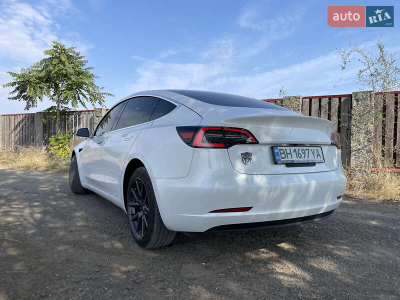 Седан Tesla Model 3 2019 в Одессе