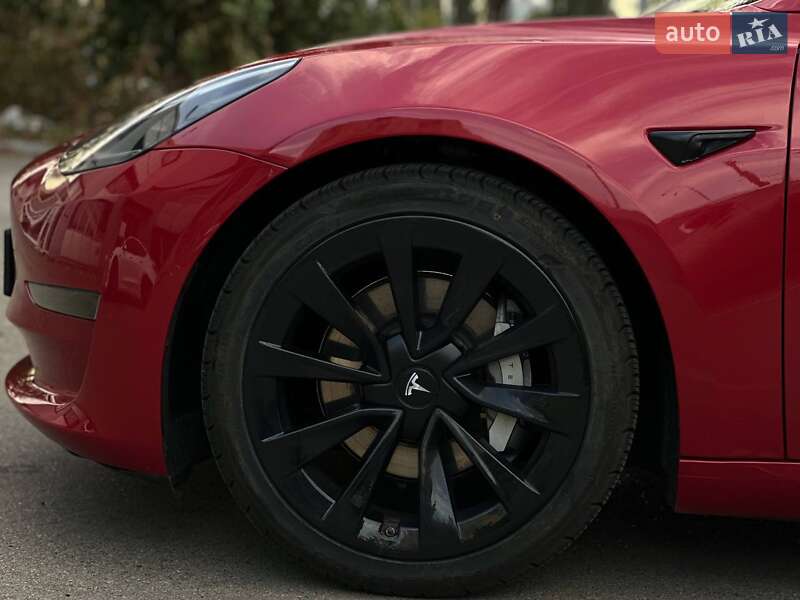 Седан Tesla Model 3 2022 в Киеве