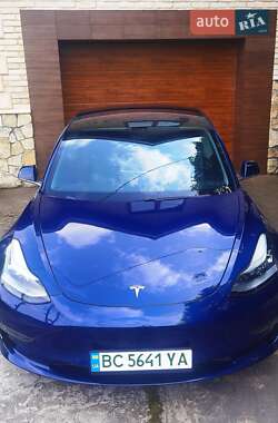 Седан Tesla Model 3 2018 в Львове