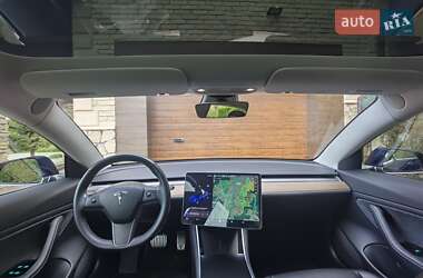 Седан Tesla Model 3 2018 в Львове