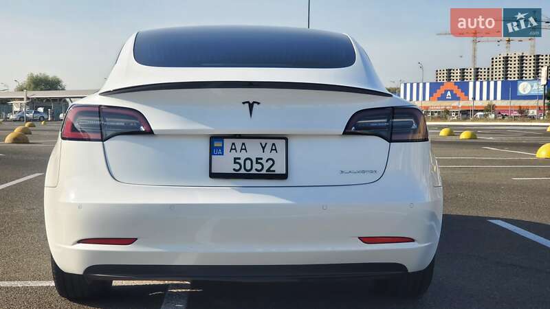 Седан Tesla Model 3 2019 в Киеве