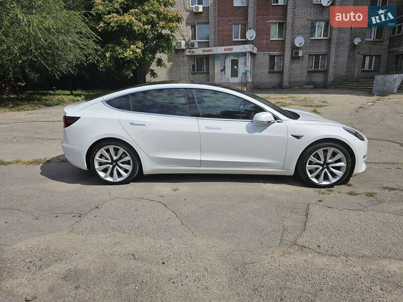 Седан Tesla Model 3 2018 в Запорожье