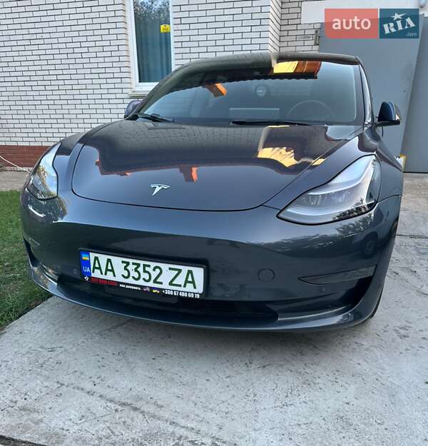 Седан Tesla Model 3 2022 в Виннице