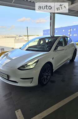 Седан Tesla Model 3 2019 в 