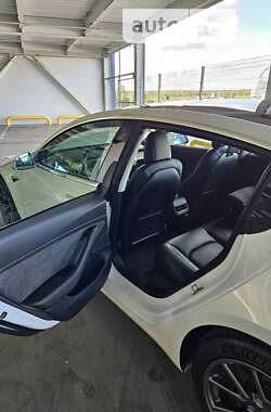Седан Tesla Model 3 2019 в 