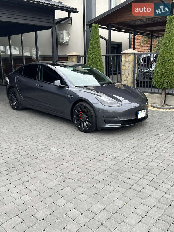 Tesla Model 3 2022