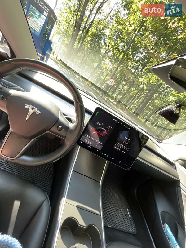 Седан Tesla Model 3 2018 в Харкові